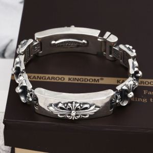 クロムハーツ 今旬のシルエットバランス CHROME HEARTS ちょっと大人の印象 ブレスレット