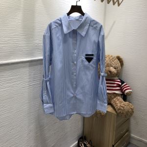 プラダ 最新トレンドコーデおすすめ　PRADA　20202020秋冬のファッショ...