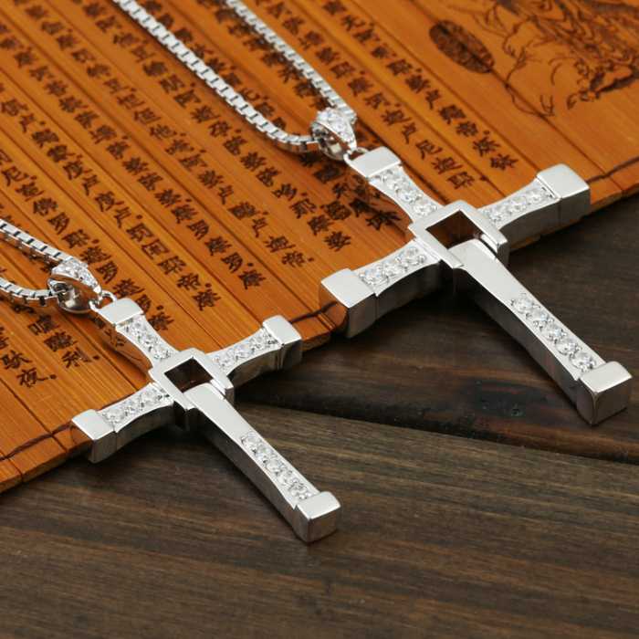 大人のセンスを感じさせる 2020 クロムハーツ CHROME HEARTS シルバー925 ペンダントトップ 十字架 2色可選