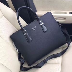2020◆モデル愛用◆プラダ PRADA 手持ちショルダー掛け