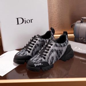 今季のトレンド人気新作 2020年春夏のトレンドアイテム ディオール DIOR カジュアルシューズ