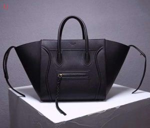 多色可選 大胆なデザイン セリーヌ CELINE 数量限定再入荷 トートバッグ 2020秋冬の定番新品到来