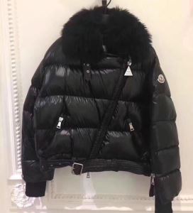 2020最新コラボ ダウンジャケット MONCLER やっぱり優しい色 モンクレール 活躍するトレンドアイテム