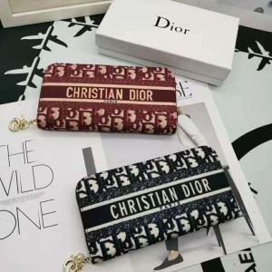 DIOR 注目の秋ファッション一番 ディオール おしゃれに秋を迎えるために 2色可選 財布ウォレット 2020秋冬トレンド押さえておきたい