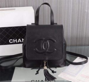 夏の大人カジュアルスタイル シャネル CHANEL 2020年最新ファッション レディースバッグ リラックス感のあるゆったり