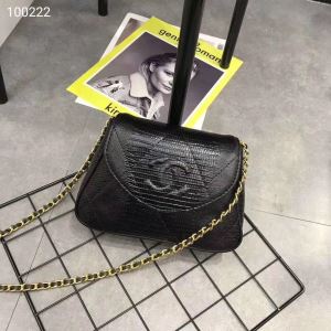 ショルダーバッグ 2色可選 大人の可愛さを引き立て 2020年春夏流行ファッション シャネル CHANEL