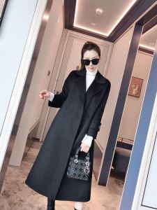 人気の秋冬新作再登場　プラダ ファッション上級者向け　PRADA 素敵続くトレンド　コート　2020秋冬トレンドデザイン