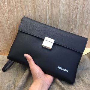 海外大人気 プラダ PRADA 今なお素敵なアイテムだ ポーチ 今年の春トレンド