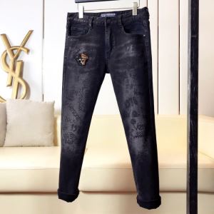 2020SS人気 ジーンズ 最先端のスタイル ヴェルサーチVERSACE