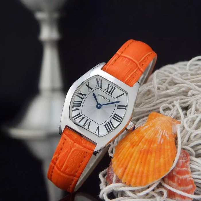 大人のおしゃれに 2020 カルティエ CARTIER 女性用腕時計