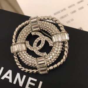2020春夏も引き続き人気セール 春夏のトレンドアイテム シャネル CHANEL ブローチ