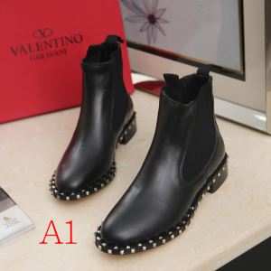 202020秋冬取り入れやすい レザーブーツ2色可選 オシャレスタイルが今年流 ヴァレンティノ VALENTINO 支持率が高い秋冬最新作