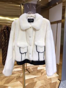 シャネル 2020年秋冬に欠かせない CHANEL おしゃれでおすすめ今季トレンド ハーフコート おススメの秋冬アイテムをCHECK