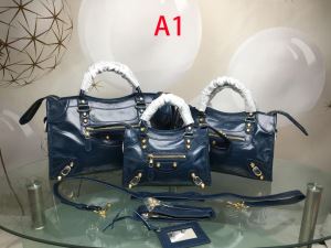 今季トレンドをうまく取り バレンシアガ BALENCIAGA お洒落で秋冬注目トレンド 多色選択可 ハンドバッグ 更にトレンドが急上昇中