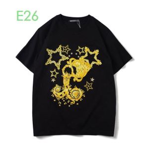 半袖Tシャツ 手頃価格でカブり知らず ジバンシー GIVENCHY 価格も嬉しいアイテム