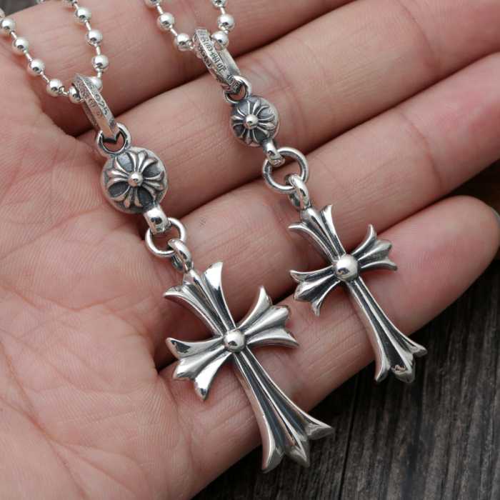 お洒落な存在感 2020 クロムハーツ CHROME HEARTS シルバー925 ペンダントトップ 十字架 2色可選
