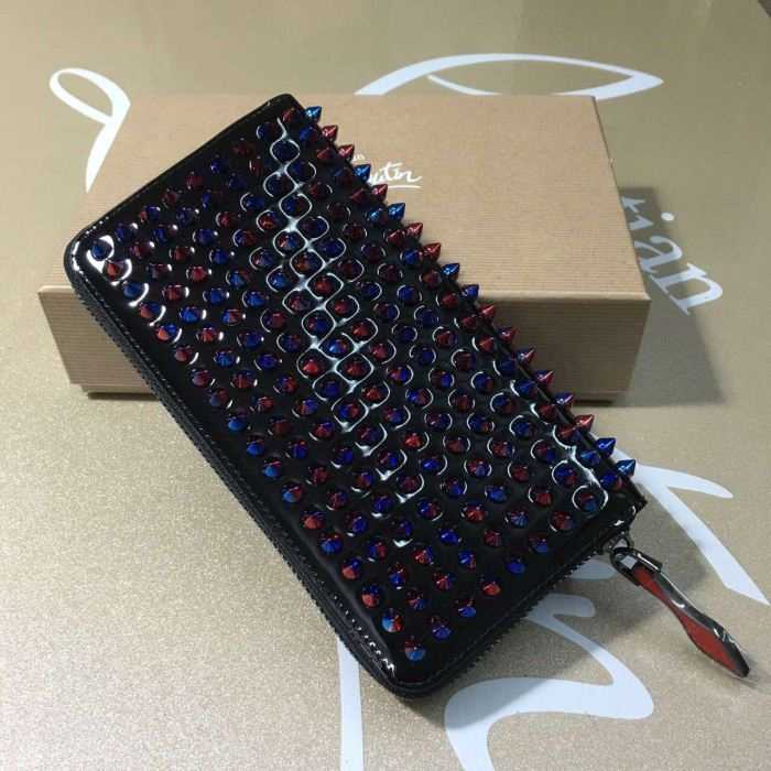 2020秋冬 絶大な人気を誇るクリスチャンルブタン Christian Louboutin 財布