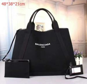 バレンシアガ BALENCIAGA2020春夏新作 デザイン性の高い い手持ちショルダー掛け