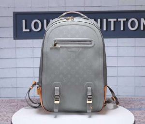 ミックス感が溢れる ルイ ヴィトン LOUIS VUITTON 高感度アイテム バックパック
