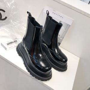 バーバリー【最新】2020年秋冬のトレンド速報 BURBERRY 優しいのに存在感 レザーブーツ 毎日はちょっとイイ秋冬新品