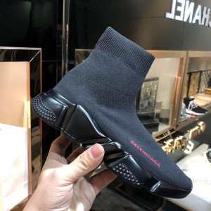 夏らしい抜け感を演出し BALENCIAGA Speed Trainer バレン...