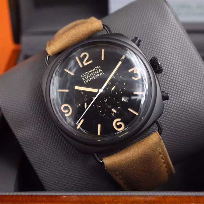 2020 ファッション 人気PANERAI パネライ 6針クロノグラフ 日付表示 透かし彫りムーブメント 腕時計