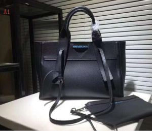 秋冬大活躍　PRADA プラダ 定番品質保証　今季新作登場　3色可選 海外先行発売　トートバッグ