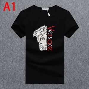 多色可選 エレガントな雰囲気 半袖Tシャツ 2年以上連続１位獲得 ヴェルサーチ VERSACE