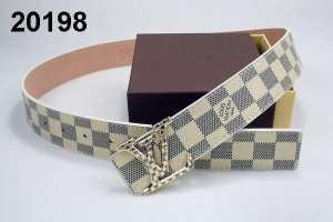 2020 一味違うケーブル編みが魅力満点 LOUIS VUITTON ルイ ヴィトン ベルト