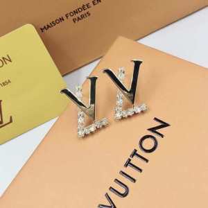 夏の王道　適度な上品さ ルイ ヴィトン 2020春夏も引き続き人気セール LOUIS VUITTON オシャレな印象に ピアス