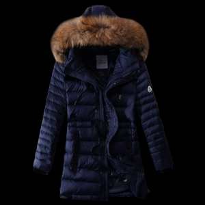 欧米韓流雑誌 2020秋冬 MONCLER モンクレール ダウンジャケット 防寒具としての機能もバッチリ 2色可選