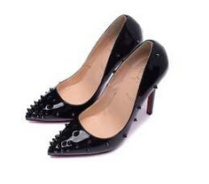 上品な雰囲気が漂う　 2020 Christian Louboutinクリスチャンルブタン 洗練されたパンプス