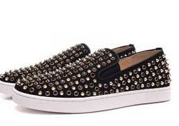 魅力的な 2020 Christian Louboutinクリスチャンルブタン 人気販売　フラットシューズ