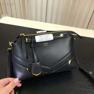ショルダーバッグ 美品入手困難 フェンディ秋季超人気アイテム FENDI 3色可選 絶妙な新商品
