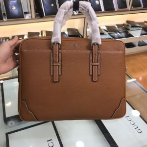 エルメス この時期の一番人気は HERMES ビジネスバッグ 2020モデル