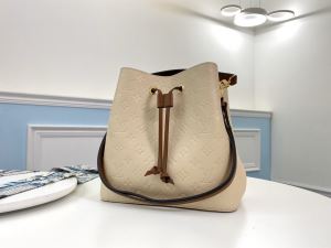 オススメのアイテムを見逃すな LOUIS VUITTON おしゃれな人が持っている レディースバッグ ルイ ヴィトン