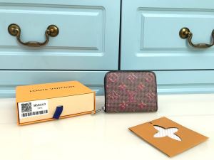 LOUIS VUITTON おしゃれさんはいち早く取り ルイ ヴィトン 2020秋、イチオシ上品 財布ウォレット 新作アイテムが今年流
