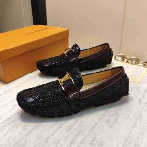 おしゃれ感度が高い秋冬トレンド ルイ ヴィトン寒い季節トレンド上品 LOUIS VUITTON ローファー 先取り 20202020秋冬ファッション