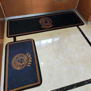 オールシーズン気持ちよくお使える ヴェルサーチ お部屋になじむ美しい雰囲気 VERSACE 2020年の夏のマスト ラグカーペット