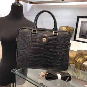 激安2020春夏ヴェルサーチ メデューサ バッグ 値段 ビジネスシーンVERSACE ブリーフケース 安い コピー 収納性抜群