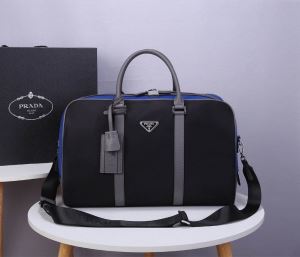 安心安全人気通販 プラダ PRADA 20新作です ショルダーバッグ デザインお...