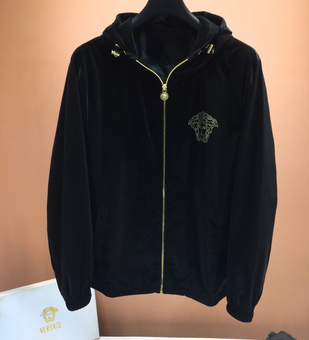 2020春新作VERSACE MEDUSA PRINT SWEATSHIRTヴェルサーチ 激安 ジップパーカーコーデ愛用者が多い定番大人の着こなし