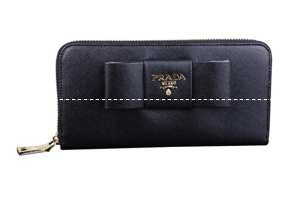 美品　プラダ【PRADA】リボンファスナー付長財布 並行輸入品 P05B