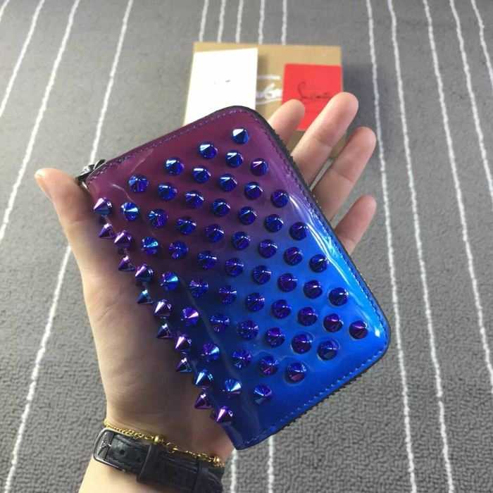 2020秋冬 お洒落に魅せるクリスチャンルブタンChristian Louboutin ミニ財布
