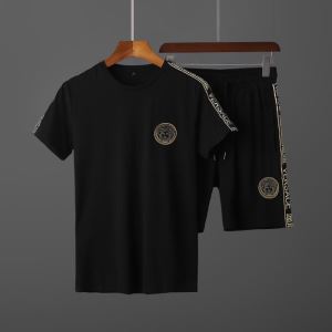 特別価格ヴェルサーチ セットアップ コピーVERSACE 2020トレンド スウェットコットン 半袖トップス 手に入れやすい