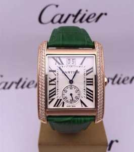 2020秋冬 CARTIER カルティエ 首胸ロゴ 腕時計