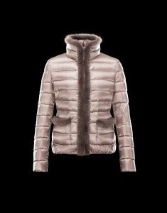 2020 秋冬 重さを感じず MONCLER モンクレール レディース ダウンジャケット