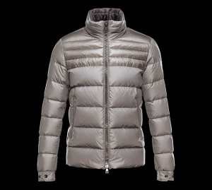 夏コーデに 2020秋冬 MONCLER モンクレール ダウンジャケット