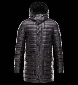 2020秋冬 一味違うケーブル編みが魅力満点 MONCLER モンクレール ダウンジャケット