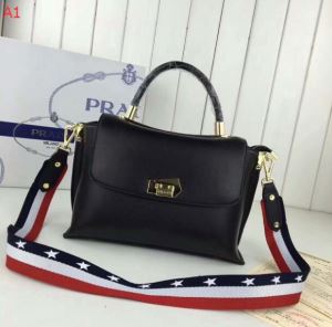 2020新作 プラダ PRADA 手持ちショルダー掛け 多色可選 【大人気】定番商品